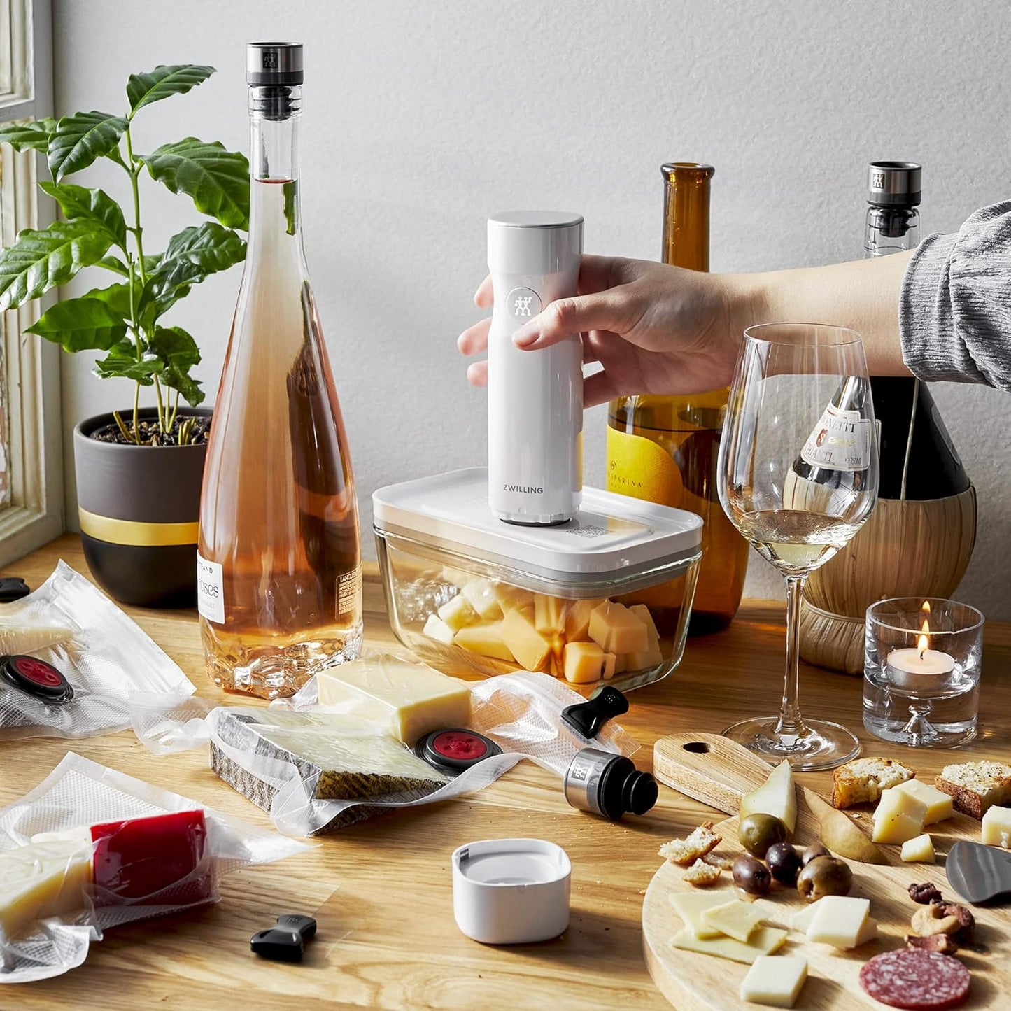 SealJet Handheld™- Handheld Compact Vacuum Sealer